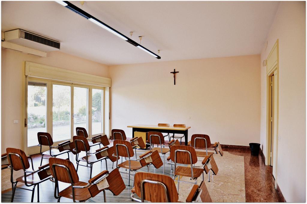 罗马Casa Per Ferie Cardinal G. Guarino住宿加早餐旅馆 外观 照片
